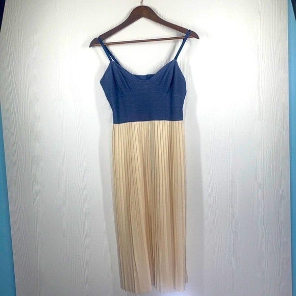 Pink Martini Dresses & Skirts - Pink Martini - Soft Chambray and Cream Pleated MIDI Dress Size Medium